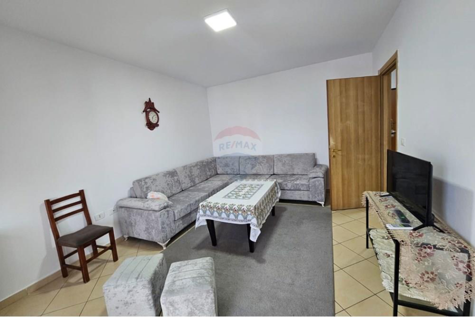 Tirane, jepet me qera apartament 1+1+Ballkon Kati 5, 77 m² 370 € (Dogana)