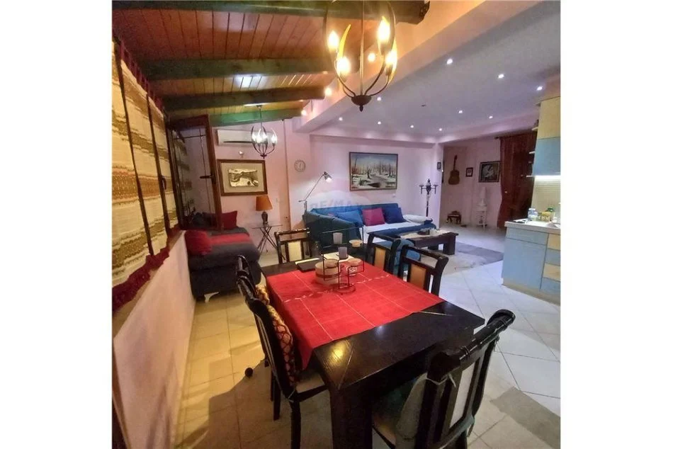 Tirane, jepet me qera apartament 2+1 , 80 m² 600 € (Don bosko)