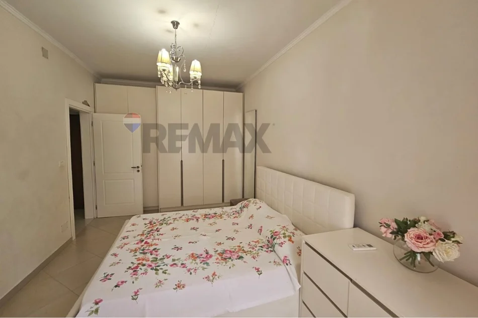 Tirane, jap me qera 2+1 , 600 € 