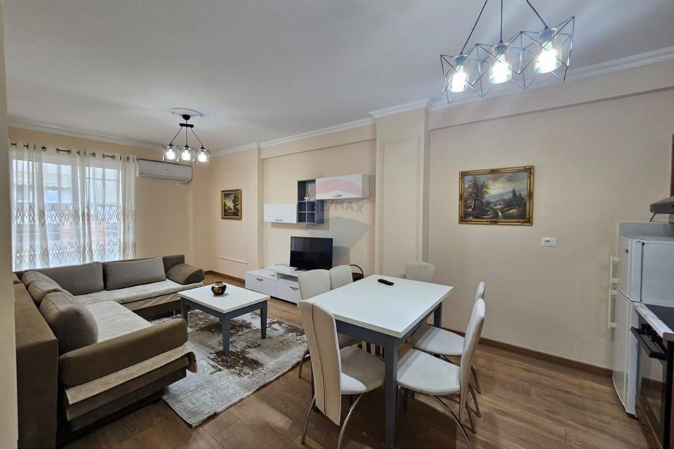 Tirane, jepet me qera apartament 1+1+Ballkon Kati 8, 76 m² 400 € (Teodor Keko)