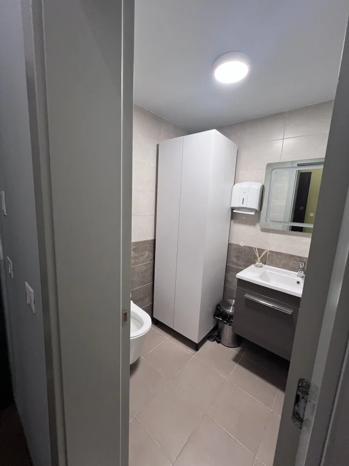 Tirane, jepet me qera zyre Kati 2, 60 m² 1.200 € (9 katshet)