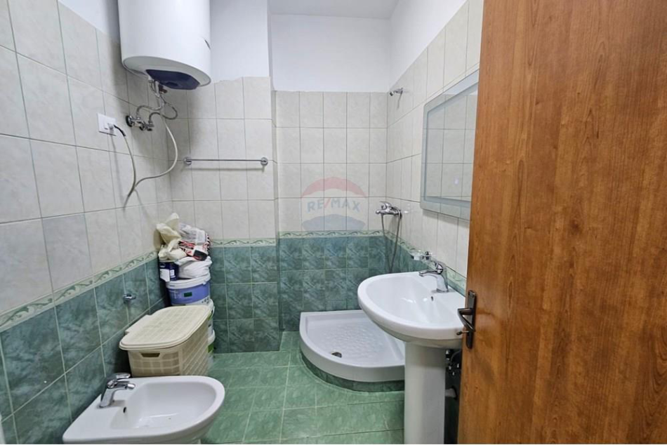 Tirane, jepet me qera apartament 1+1+Ballkon Kati 8, 76 m² 400 € (Teodor Keko)
