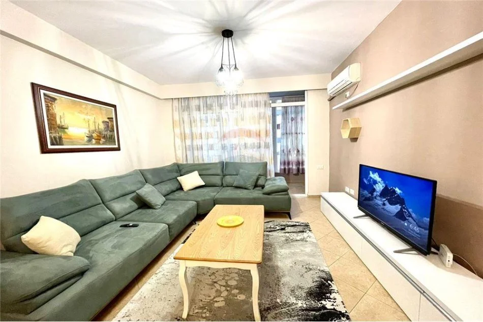 Tirane, jepet me qera apartament 1+1 , 70 m² 600 € (Kika 1)