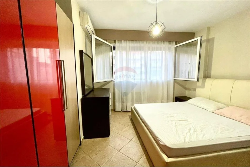 Tirane, jepet me qera apartament 1+1 , 70 m² 600 € (Kika 1)