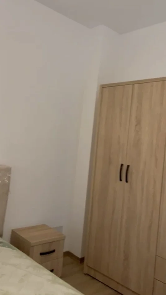 Tirane, jepet me qera apartament 2+1 , 90 m² 400 € 