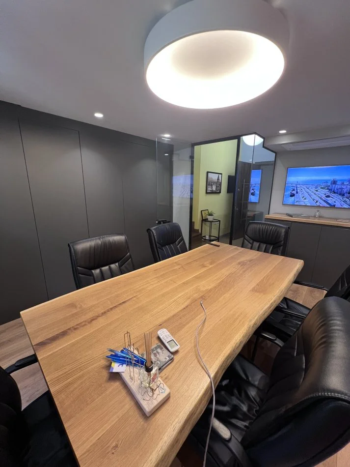 Tirane, jepet me qera zyre Kati 2, 60 m² 1.200 € (9 katshet)