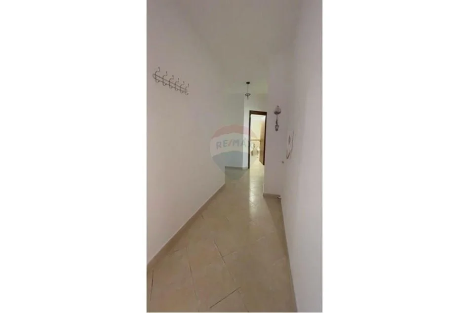 Tirane, jepet me qera apartament 2+1 , 80 m² 450 € (Don bosko)