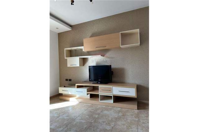 Apartamenti ne katin e 1 te nje Vile ne zonen e Selites 2+1+BLK, 105 m² 400 Euro