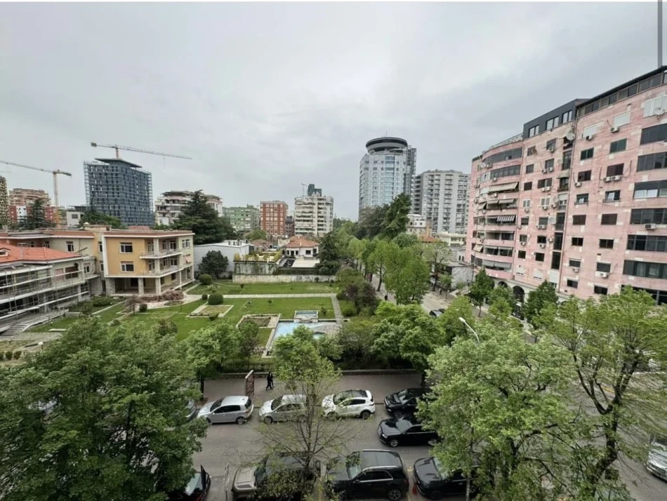 Tirane,Ambient biznesi , Kati 3, 300 m²