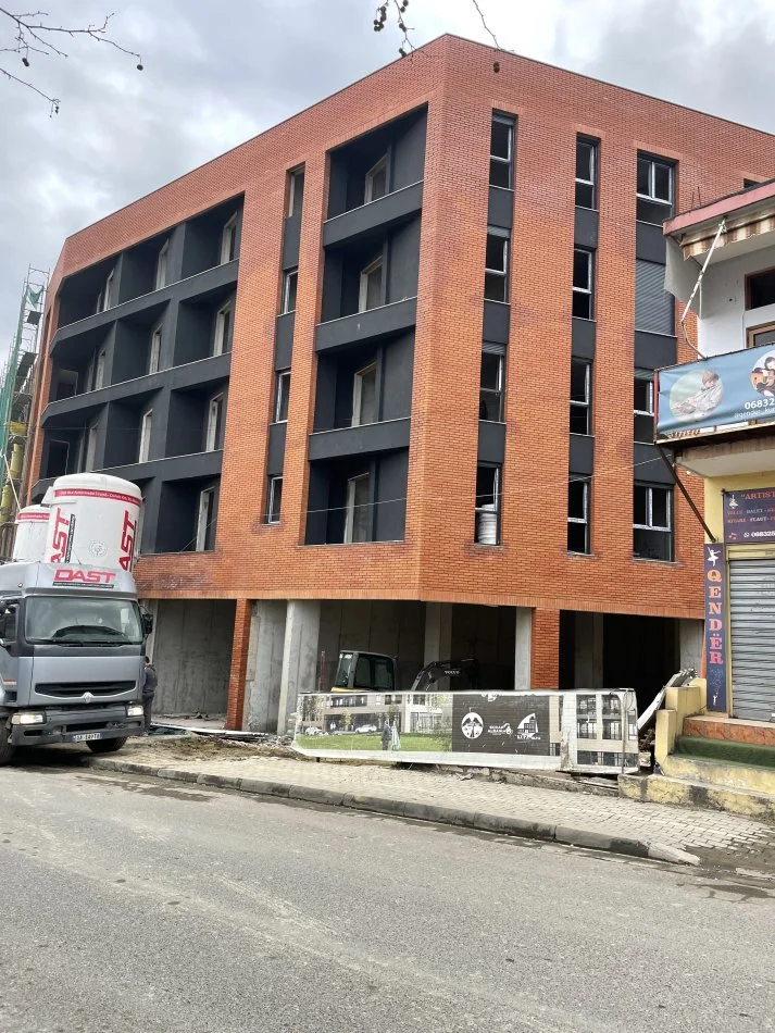 Tirane, shitet apartament 2+1 Kati 2, 105 m² 