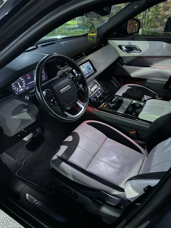 Fier, shitet SUV | Xhip Range Rover Velar Nafte, e argjendtë automatik Klima 140.000 km 36.000 €