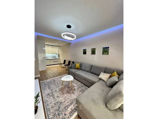 Tirane, jepet me qera apartament 1+1 Kati 2, 70 m² 750 Euro (Kika1)