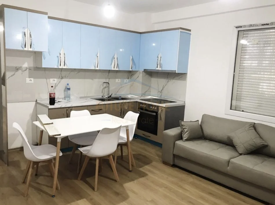 Tirane, jepet me qera apartament 2+1+Ballkon Kati 6, 95 m² 650 € (Rruga Dritan Hoxha)