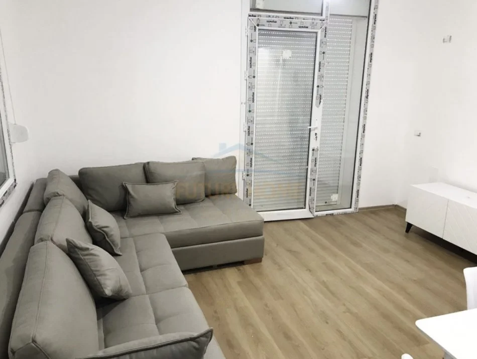 Tirane, jepet me qera apartament 2+1+Ballkon Kati 6, 95 m² 650 € (Rruga Dritan Hoxha)