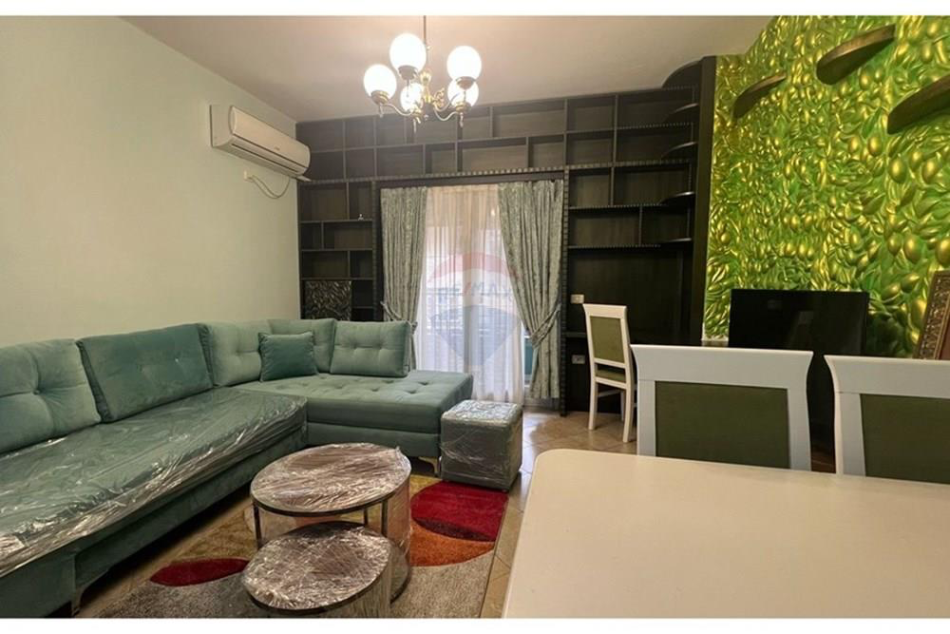 Tirane, jepet me qera apartament 1+1+Ballkon , 80 m² 550 € (Vasil Shanto)
