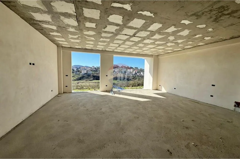 Tirane, shitet Vile 2 Katshe , 270 m² 500.000 € 