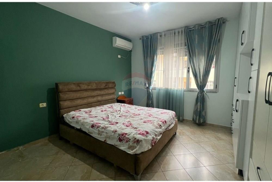 Tirane, jepet me qera apartament 1+1+Ballkon , 80 m² 550 € (Vasil Shanto)