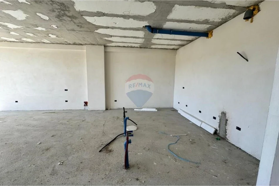 Tirane, shitet Vile 2 Katshe , 270 m² 500.000 € 