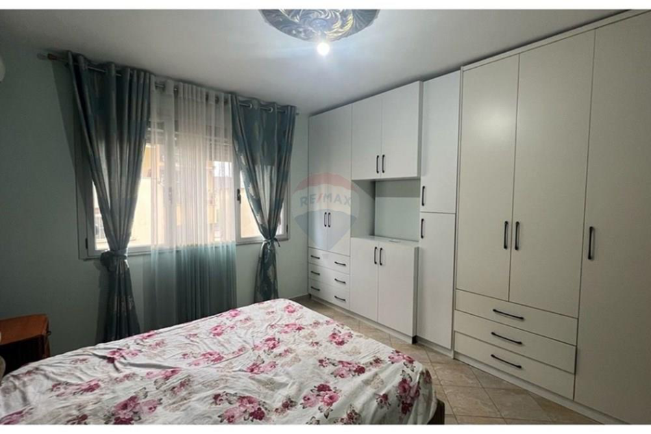 Tirane, jepet me qera apartament 1+1+Ballkon , 80 m² 550 € (Vasil Shanto)