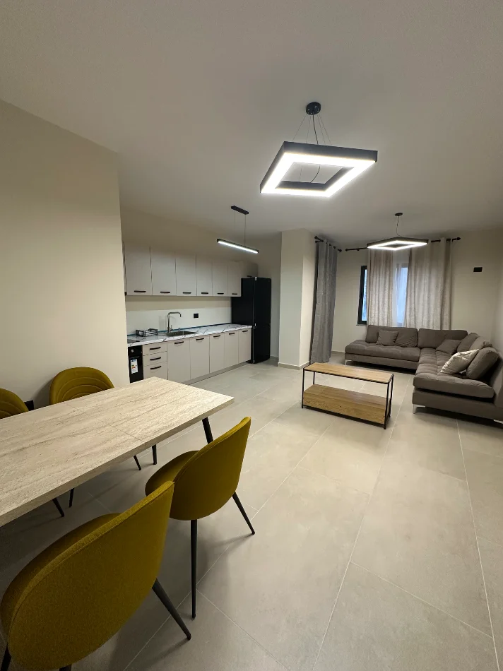 Tirane, jepet me qera apartament 1+1+Ballkon Kati 2, 100 m² 750 € (Kristal Center, Komuna e Parisit, Tirane)