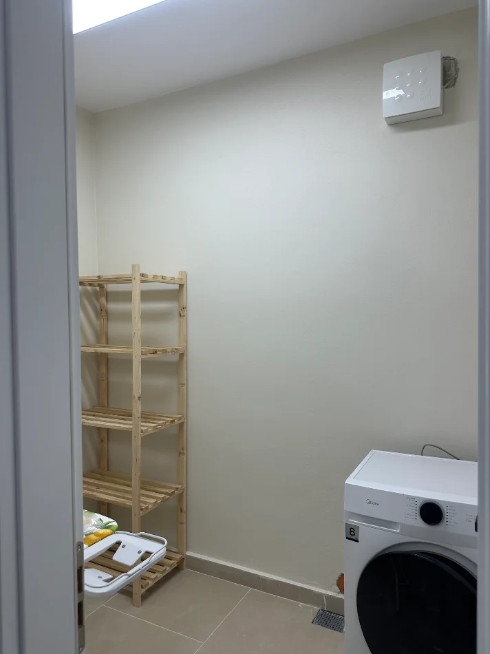 Tirane, jepet me qera apartament 1+1+Ballkon Kati 2, 100 m² 750 € (Kristal Center, Komuna e Parisit, Tirane)