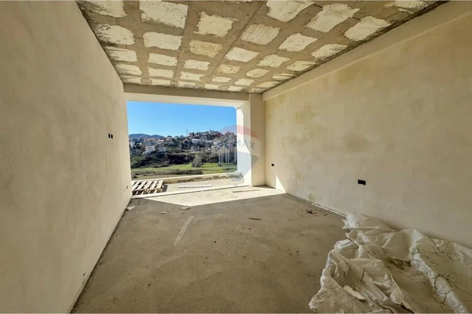 Tirane, shitet Vile 2 Katshe , 270 m² 500.000 € 