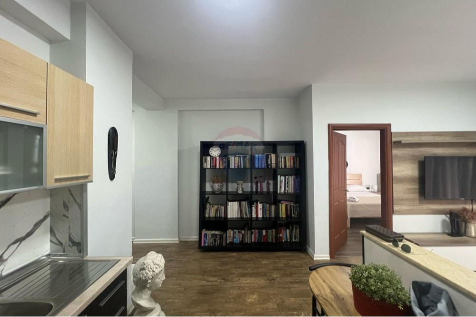 Tirane, jepet me qera apartament 1+1+Ballkon Kati 5, 72 m² 550 € (Vila Gold)