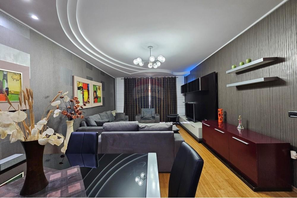 Tirane, jepet me qera apartament 2+1+Ballkon Kati 6, 120 m² 1.000 € (Ambasada Amerikane)