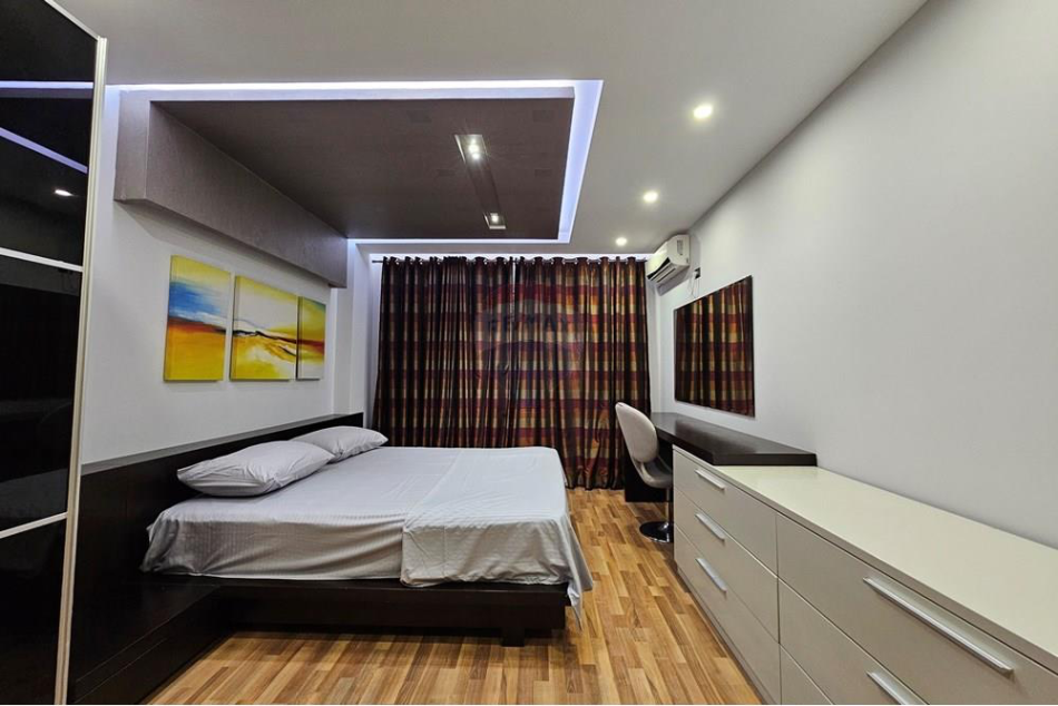 Tirane, jepet me qera apartament 2+1+Ballkon Kati 6, 120 m² 1.000 € (Ambasada Amerikane)