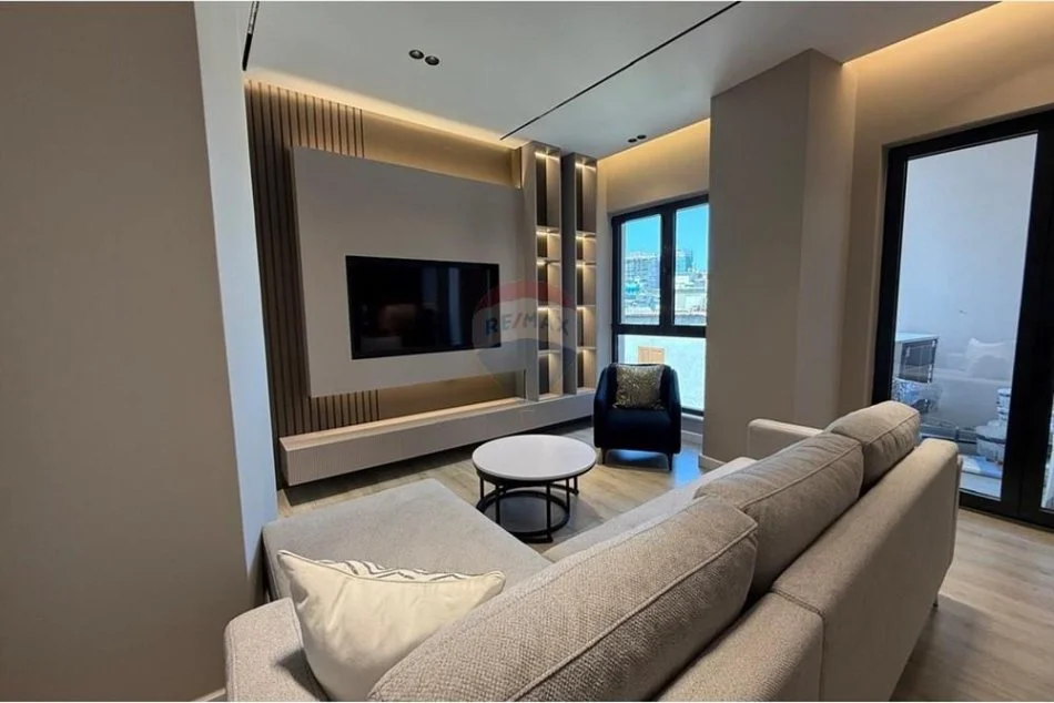 Tirane, jepet me qera apartament 2+1 Kati 4, 127 m² 1.000 € 