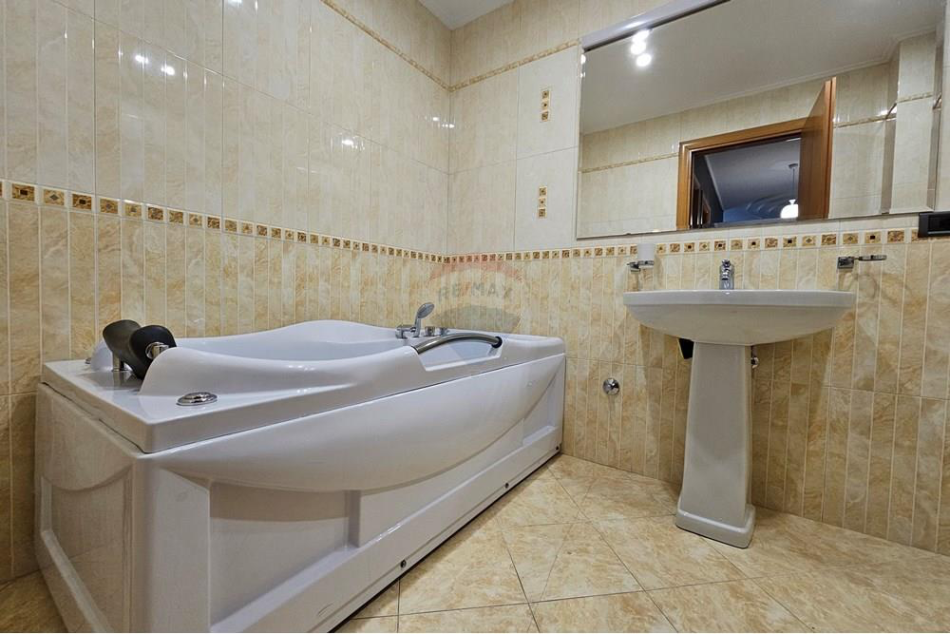 Tirane, jepet me qera apartament 2+1+Ballkon Kati 6, 120 m² 1.000 € (Ambasada Amerikane)