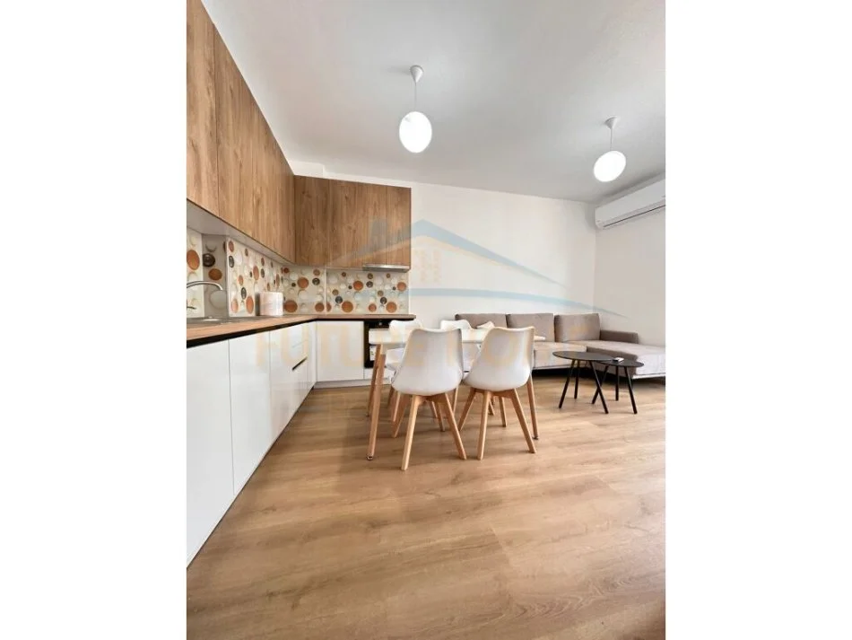 Tirane, jepet me qera apartament 2+1+post parkimi Kati 3, 85 m² € (Ish Fusha e Aviacionit)