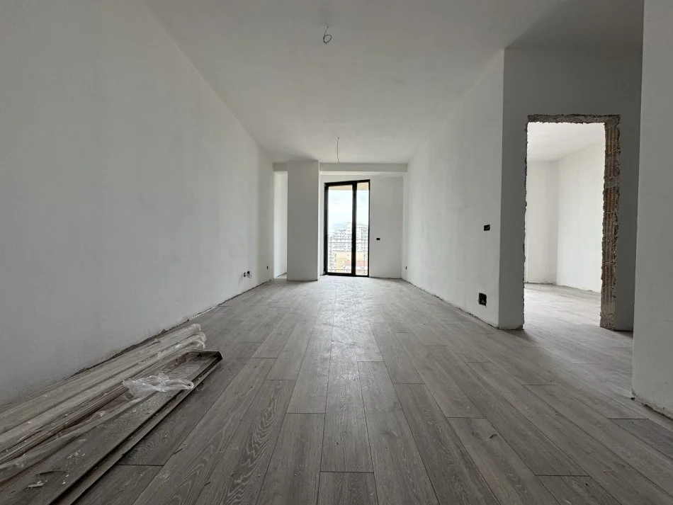 Tirane, shitet apartament 1+1+Ballkon , 75 m² 165.000 €