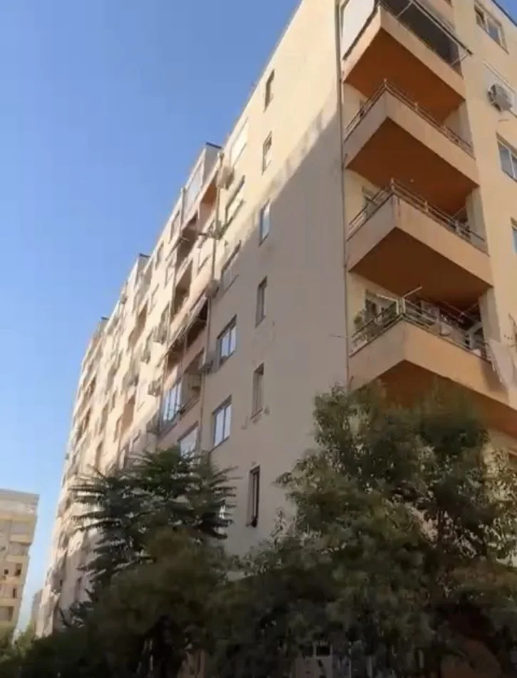 Tirane, shitet apartament 2+1 Kati 3, 83 m² 110.000 € (Sokrat Miho)
