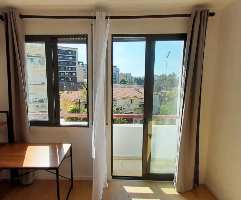 Tirane, jepet me qera 1+1+Ballkon , 590 € 