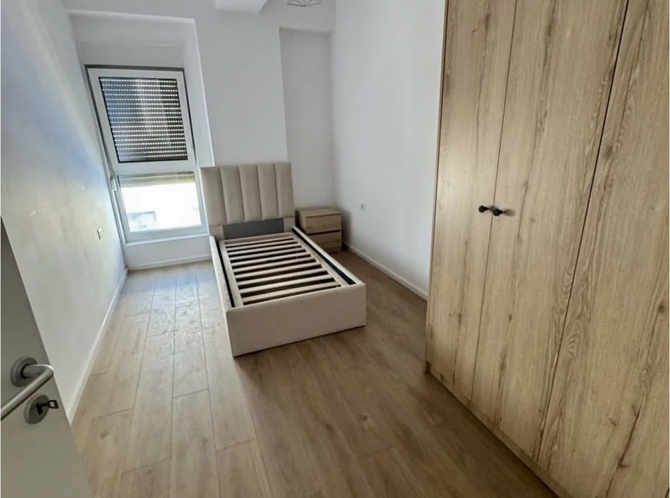 Tirane, jepet me qera apartament 2+1+Ballkon Kati 5, 80 m² 550 € (Rruga Pasho Hysa)