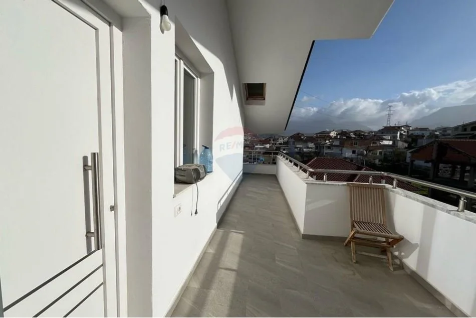 Tirane, jepet me qera apartament 2+1 , 80 m² 250 € (Babrru)