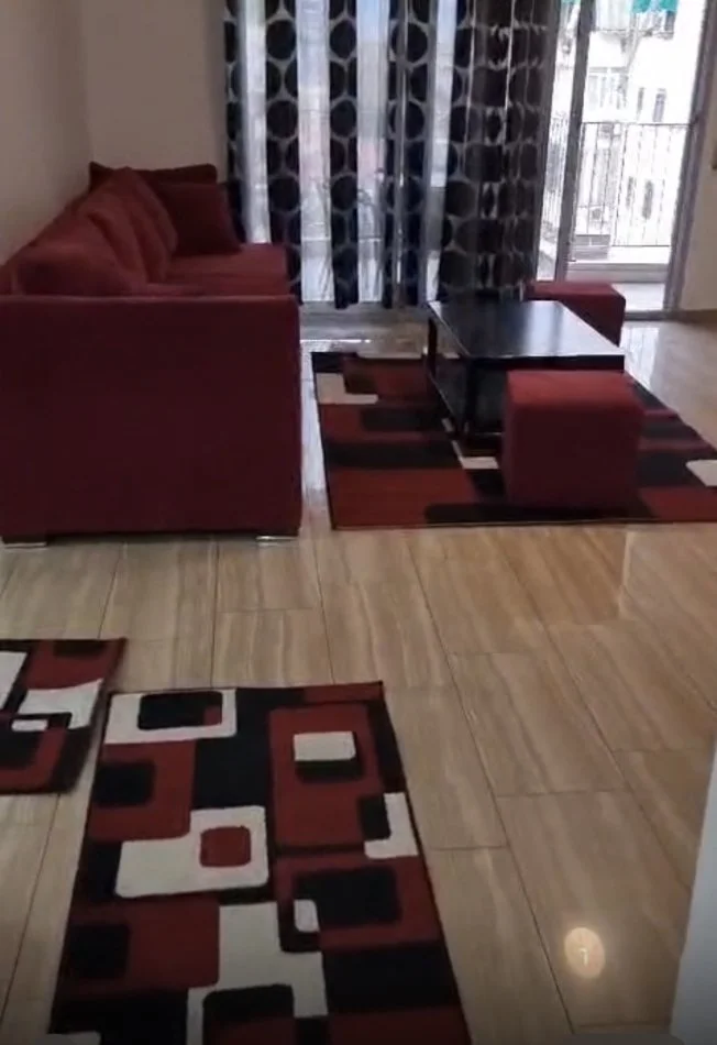 Tirane, jap me qera apartament 3+1 Kati 4, 120 m² 800 € 