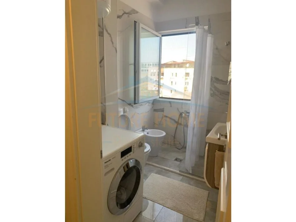 Tirane, jepet me qera apartament 2+1+Ballkon Kati 6, 71 m² 550 € (Ish Parku)