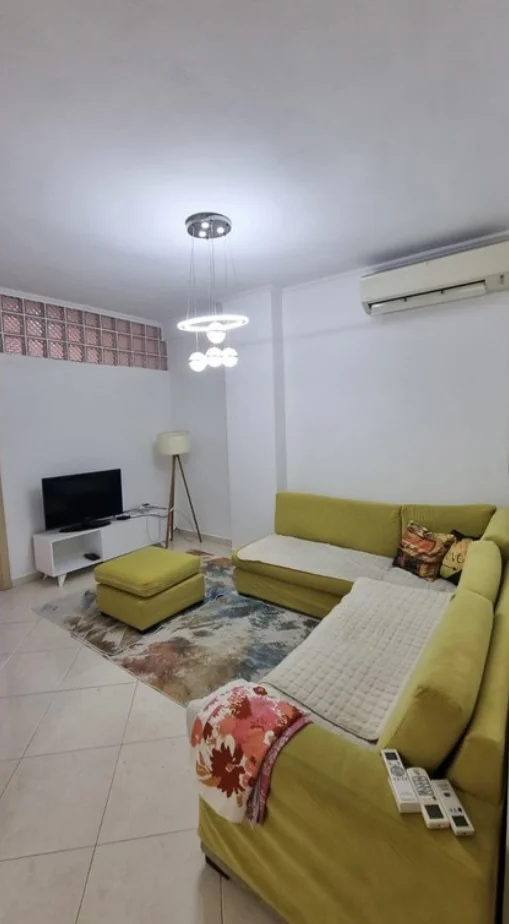 Tirane, jepet me qera apartament 2+1 Kati 2, 75 m² 600 € (prane Universitetit te Shkencave te Natyres)
