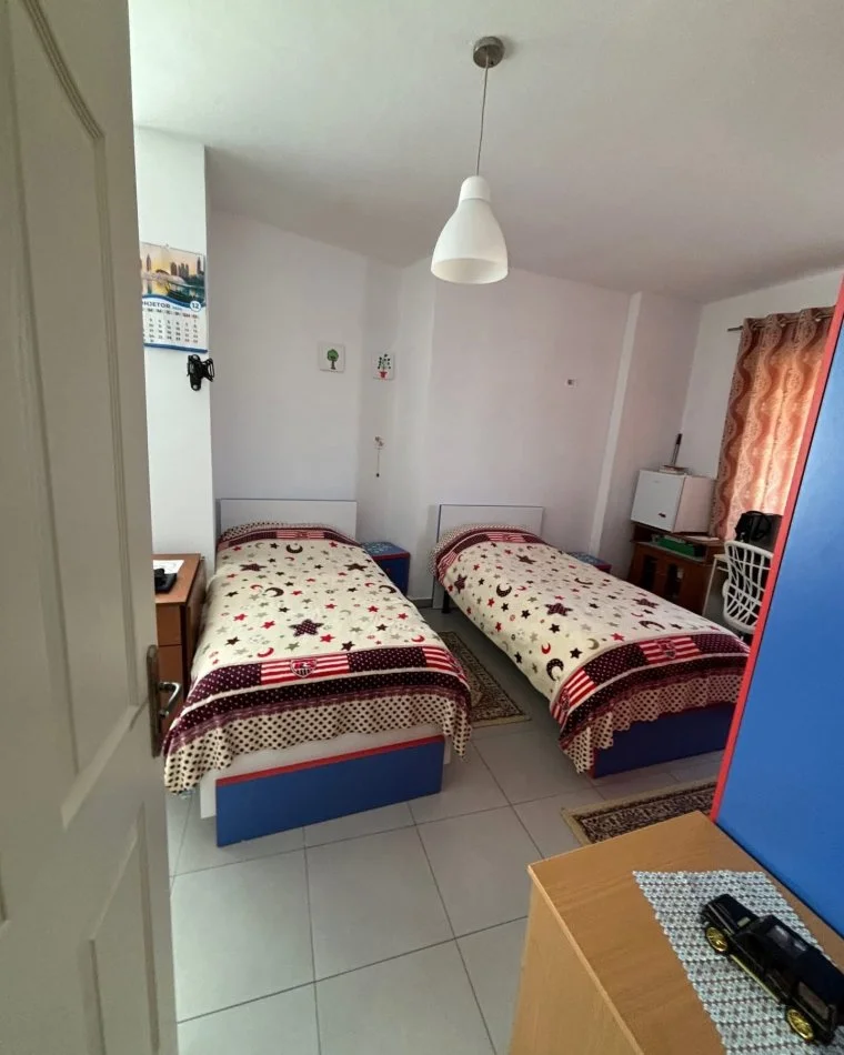 Tirane, shitet apartament 2+1 Kati 8, 130 m² 