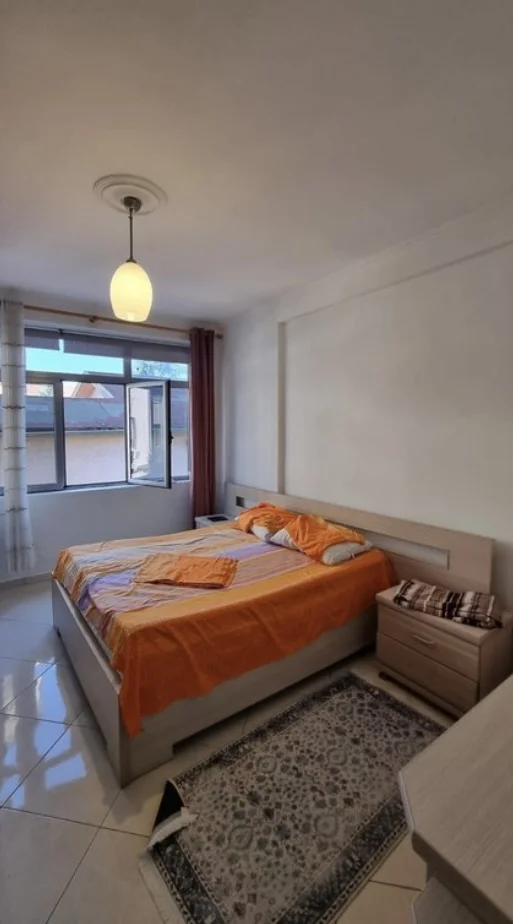 Tirane, jepet me qera apartament 2+1 Kati 2, 75 m² 600 € (prane Universitetit te Shkencave te Natyres)