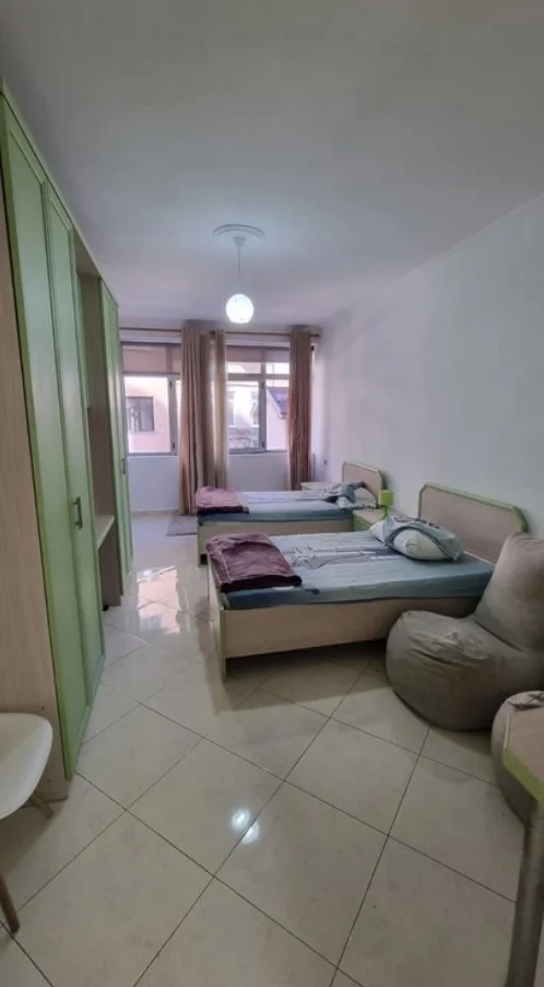 Tirane, jepet me qera apartament 2+1 Kati 2, 75 m² 600 € (prane Universitetit te Shkencave te Natyres)