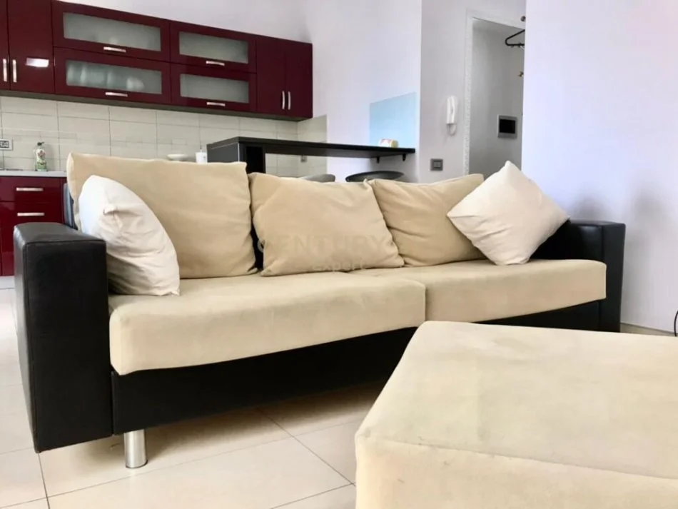 Tirane, jepet me qera apartament 1+1 Kati 6, 65 m² 650 € (Ring Center)