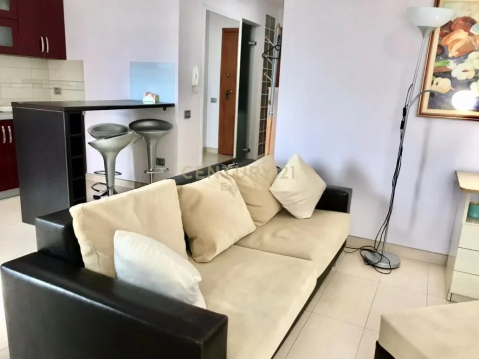 Tirane, jepet me qera apartament 1+1 Kati 6, 65 m² 650 € (Ring Center)