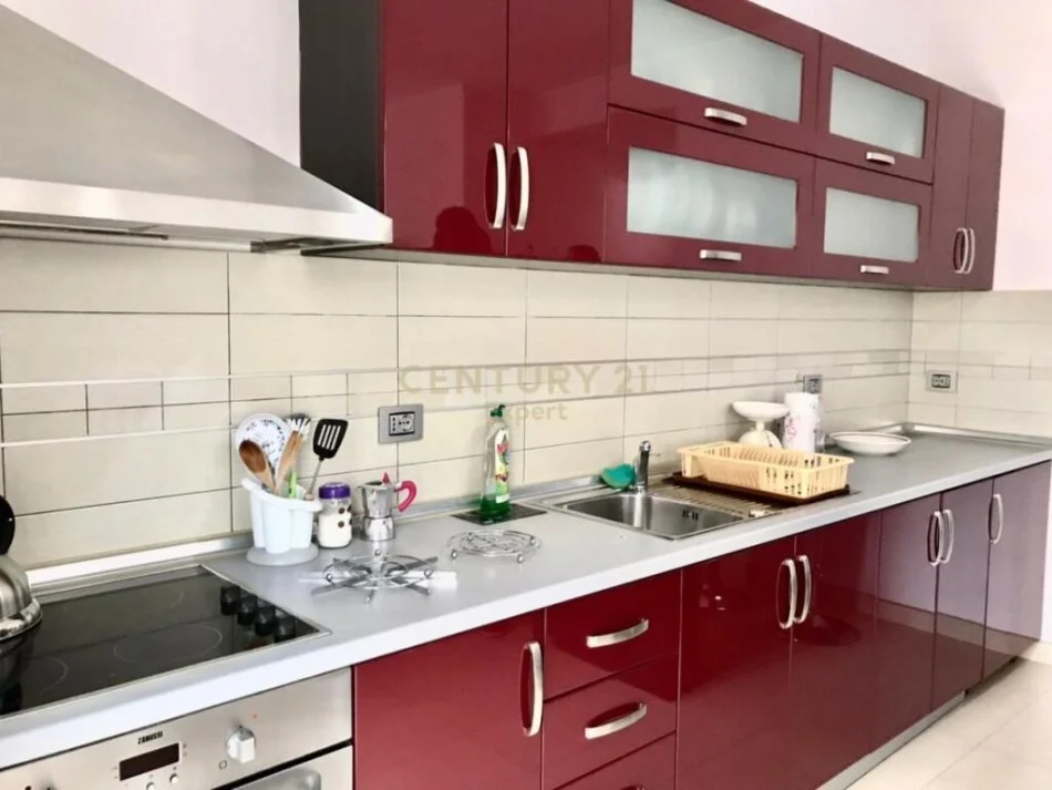 Tirane, jepet me qera apartament 1+1 Kati 6, 65 m² 650 € (Ring Center)