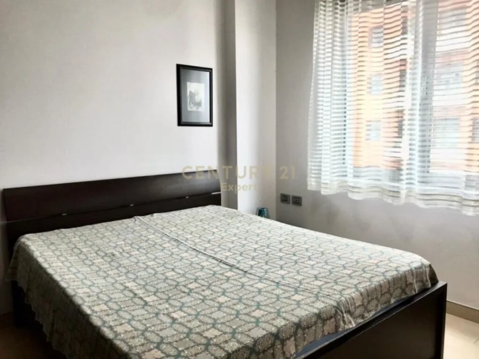 Tirane, jepet me qera apartament 1+1 Kati 6, 65 m² 650 € (Ring Center)