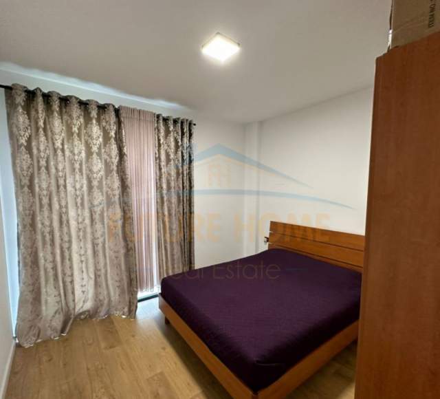 Tirane, jepet me qera apartament 1+1 Kati 1, 600 m² 650 Euro (Rezidenca Sofia)
