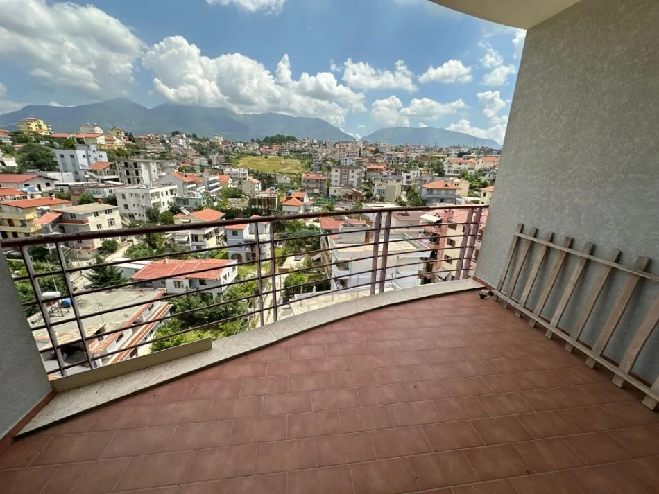 Tirane, shitet apartament 2+1+Ballkon Kati 8, 100 m² 140.000 € (Rruga Gramoz Pashko)