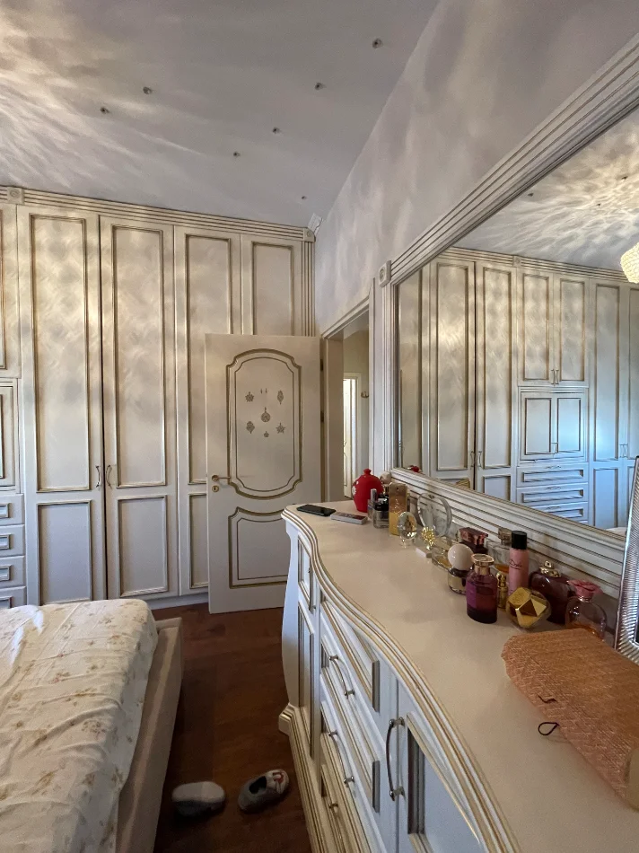 Tirane, jepet me qera apartament 1+1 Kati 5, 84 m² 700 € (Komuna e parisit)